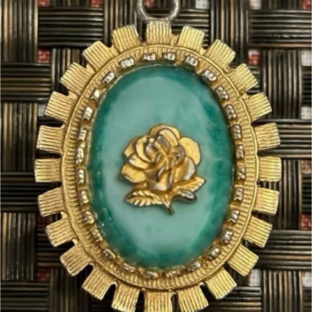 Vintage Vantage Watch Pendant Gold Tone Setting Rose Blue Green Facet Glass - Picture 3 of 7